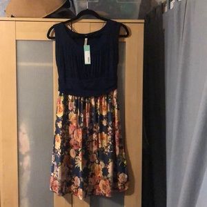 Gilli Navy and Floral dress  Large